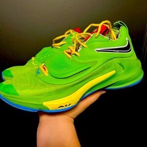 Nike freak 3 Uno 50th anniversary shoes in a size men’s 11.5 no box